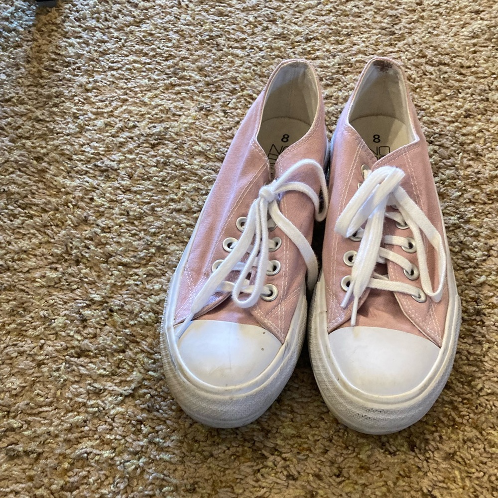 Cute blush pink shoes!